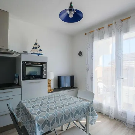 - T2 A Deux Pas De La Plage, Parking Prive - Fr-1-877-54 Apartment *